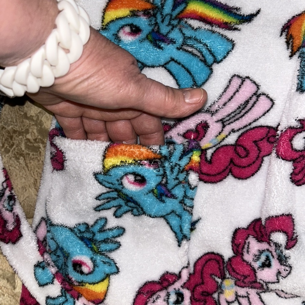 Little Pony Robe - Picture 6 of 6